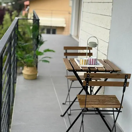 7 Seats, 200 Meters From The Sea *